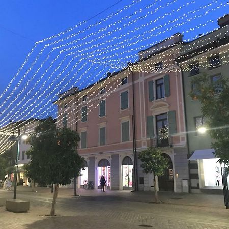 Apartamento Casa Nika Riva del Garda Exterior foto
